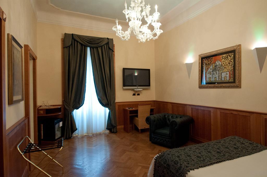 Affittacamere Relais Conte Di Cavour De Luxe Roma